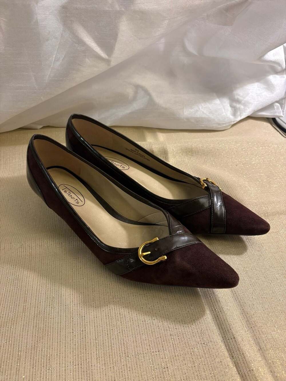 Talbots Pointed Toe Kitten Heels Size 8B Brown Suede Leather Buckle Pumps